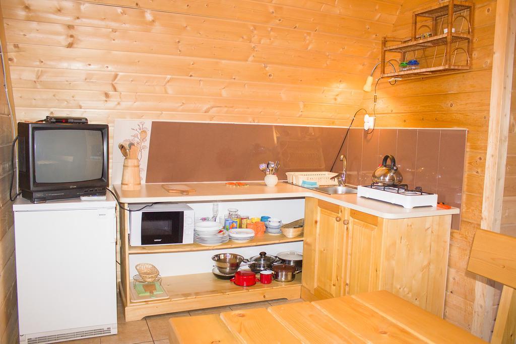 Hacjenda - Apartamenty I Pokoje Goscinne ชาร์นาโกรา ภายนอก รูปภาพ
