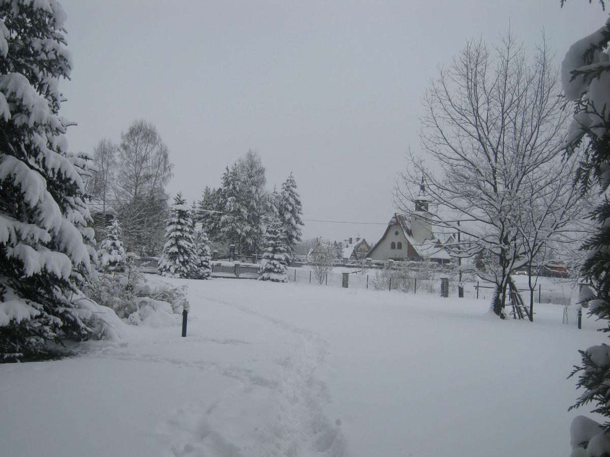 Hacjenda - Apartamenty I Pokoje Goscinne ชาร์นาโกรา ภายนอก รูปภาพ