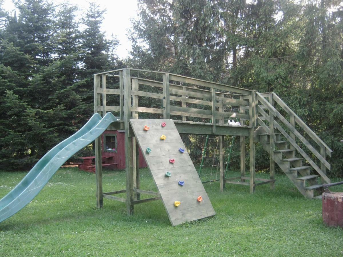 Hacjenda - Apartamenty I Pokoje Goscinne ชาร์นาโกรา ภายนอก รูปภาพ
