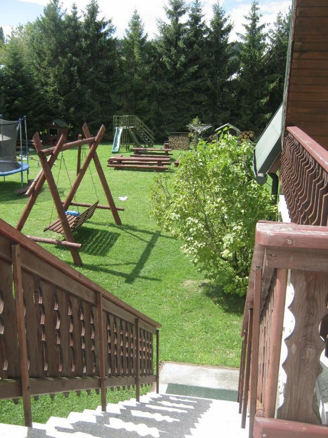Hacjenda - Apartamenty I Pokoje Goscinne ชาร์นาโกรา ภายนอก รูปภาพ