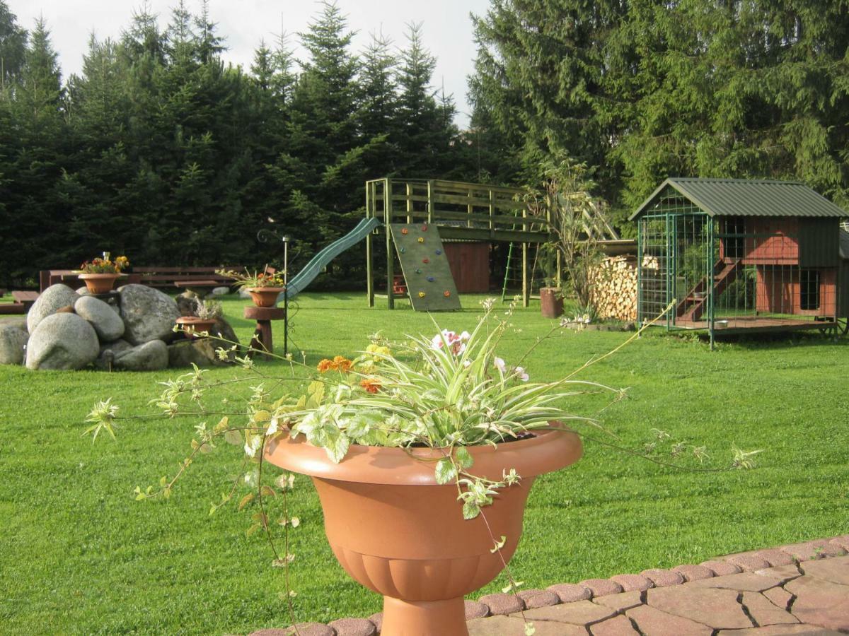 Hacjenda - Apartamenty I Pokoje Goscinne ชาร์นาโกรา ภายนอก รูปภาพ
